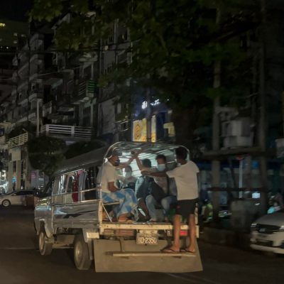 ရန်ကုန်လမ်းများပေါ် လူဖမ်း ငွေညှစ်ခြင်းကို စစ်တပ်နှင့် မဆိုင်သူများလည်း လုပ်ဆောင်လာဟုဆို