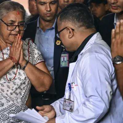 ကြားကာလအစိုးရကို ဦးဆောင်ရန် အမျိုးသမီးဝန်ကြီးချုပ်ကို ခန့်အပ်ပြီးနောက် နီပေါတွင် အခြေအနေများ ပြန်လည်ငြိမ်သက်လာ