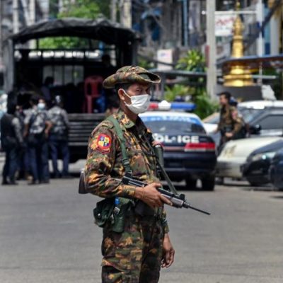 ရန်ကုန်လမ်းမများပေါ် စစ်တပ် ဖမ်းဆီးခြင်းခံရသူ တစ်ပတ်အတွင်း ၂၄ ဦးရှိဟုဆို