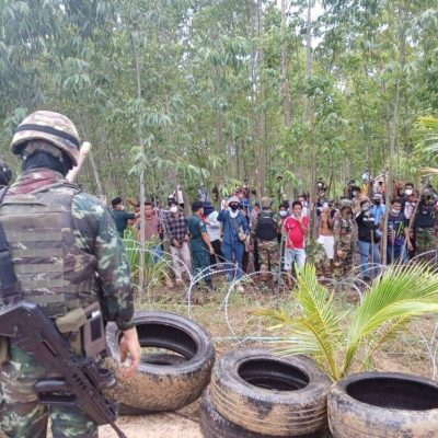 အငြင်းပွားနယ်စပ်ရွာတွင် ထိုင်းရဲများက ကမ္ဘောဒီးယား ဆန္ဒပြသူများကို မျက်ရည်ယိုဗုံးဖြင့် ပစ်ခတ်