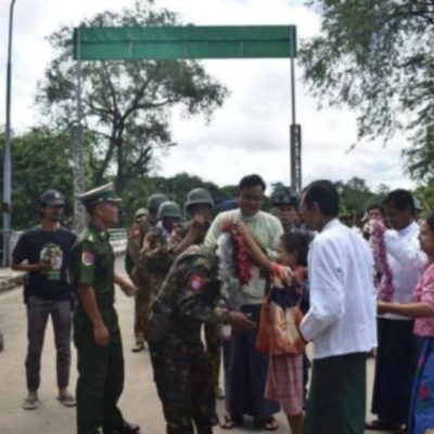 ဇီးပြားရဲစခန်းသို့ ရိက္ခာပို့ရန် ဗုံး အလုံး ၃၀ ကျော် ကြဲပြီး လမ်းကြောင်းရှင်း