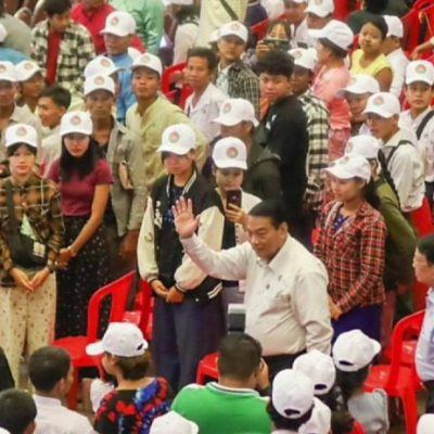 စစ်ကော်မရှင် ရွေးကောက်ပွဲ ဝါဒဖြန့်ရန် မီဒီယာသမားများကို အပြိုင်အဆိုင်ဝယ်ယူနေပြီး သိန်းရာချီ ပေါက်စျေးဖြစ်နေ