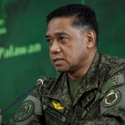 သမ္မတ မားကို့စ်ကို ဖြုတ်ချရန် တောင်းဆိုမှုများကို ပယ်ချခဲ့ကြောင်း ဖိလစ်ပိုင်စစ်တပ်အကြီးအကဲ ပြောကြား