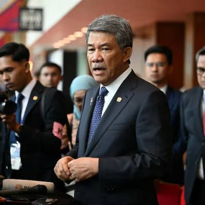 မလေးရှားနိုင်ငံခြားရေးဝန်ကြီး ရွေးကောက်ပွဲနှင့် ငြိမ်းချမ်းရေးအစီအစဉ်အတွက် စစ်ကော်မရှင်နှင့် တွေ့ဆုံရန် မြန်မာနိုင်ငံသို့ လာရောက်‌