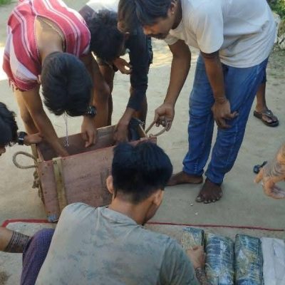 ဒီပဲယင်းမြို့ကို PDF တို့ ပိတ်ဆို့ထားသဖြင့် စစ်တပ်က လေကြောင်းမှသာ လက်နက်နှင့် ရိက္ခာများ ပို့ဆောင်နေရ