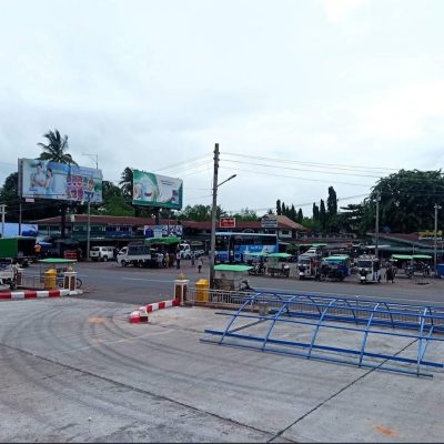 သထုံ၊ရွှေစာရံဘုရားရှေ့တွင် ၂ညဆက်တိုက် စစ်တပ် အထိုင်ချ ပေါ်တာဆွဲနေ