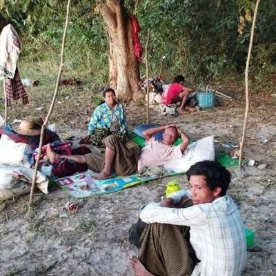 ကန့်ဘလူ-ခင်ဦးအစပ်ကို စစ်ကြောင်းထိုးနေသောတပ် ပြည်သူများအား ဓားစာခံ ဖမ်းထား