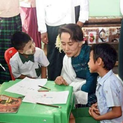 စာသင်နေသည့်ကလေးများကို စစ်တပ် သတ်နေမှု အမြန်ဆုံးရပ်အောင်လုပ်ရန် ဒေါ်အောင်ဆန်းစုကြည်၏သားငယ် တောင်းဆို