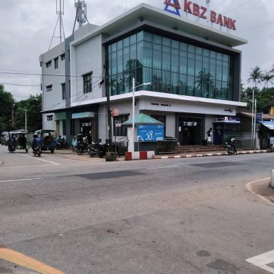 သထုံမြို့ပေါ်တွင် စစ်ကားပေါ်မှ ဆင်းပြေးခဲ့သည့် လူငယ် ၃ ဦး ဘေးကင်းနေရာသို့ ရောက်ပြီ