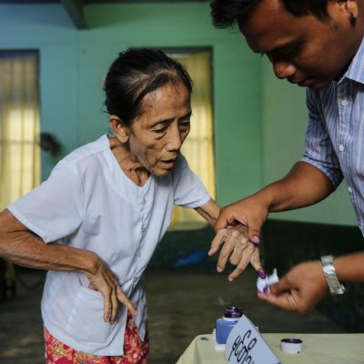 ရန်ကုန်မြို့ကခြောက်ကပ်ကပ် အတုအယောင်ရွေးကောက်ပွဲ