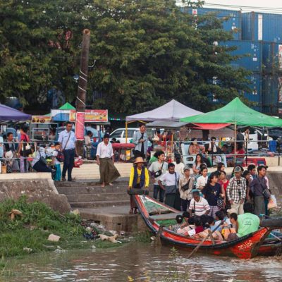 မိုးထိရောက် ကုန်စျေးနှုန်းကို အမှီလိုက်နိုင်မည့် လစာနှုန်းထား မရကြသဖြင့် လခစား အလုပ်သမားများ ဆင်းရဲတွင်းထဲ နစ်သည်ထက် နစ်လာ
