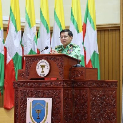 အာဏာသိမ်းစစ်တပ်နှင့် အဆင်ပြေသူကိုသာ မဲပေးရန် ရဲများနှင့် Non-CDM ဝန်ထမ်းများကို စစ်ခေါင်းဆောင်ပြော