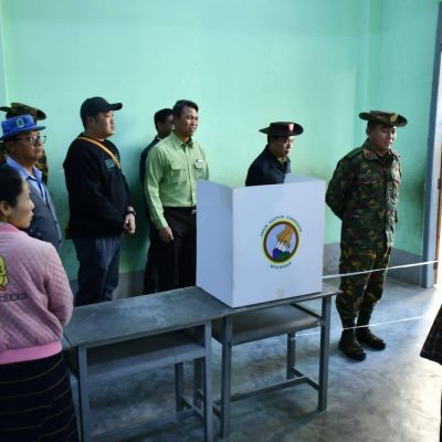 လားရှိုးမြို့တွင် မဲပေးသူမရှိသဖြင့် ရပ်ကွက်များအထိ အော်လံများဖြင့် လိုက်လံဆော်ဩနေရ