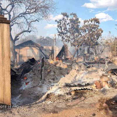 ရွာလုံးကျွတ်နီး ပြာကျသွားသော ပခုက္ကူ၊ ကံရပ်ကြီးရွာတွင် မီးအပူမငြိမ်းသေး၍ ဒေသခံများ တောထဲမှ ပြန်မဝင်လာနိုင်သေး