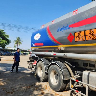 မဲဆောက်တွင် မြန်မာနိုင်ငံသို့ မှောင်ခိုပို့မည့် ဒီဇယ်လီတာ ၂၀,၀၀၀ တင်ဆောင်လာသော ဆီတင်ကားတစ်စီး ဖမ်းဆီးခံရ