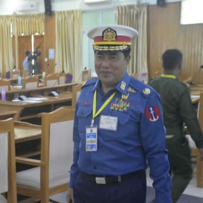 မွန်ဝန်ကြီးချုပ် မဖြစ်သေးခင်မှာပင် အောင်ဝင်းသန်း အာဏာပြ ငေါက်ငမ်း