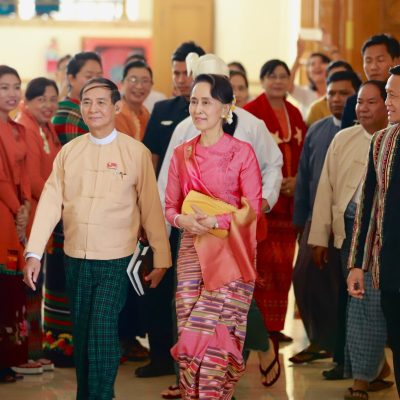 ဦးဝင်းမြင့်နှင့် ဒေါ်အောင်ဆန်းစုကြည်ကို သမ္မတနှင့် အတိုင်ပင်ခံဟု ကနေဒါအစိုးရ ဆက်လက် သုံးနှုန်း