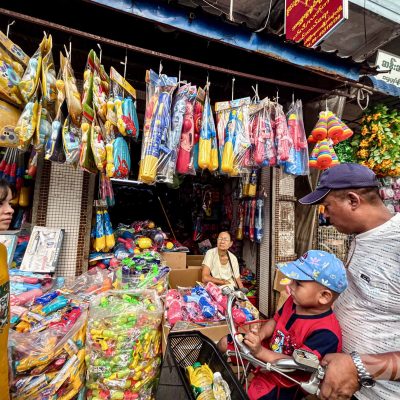 ရန်ကုန်မြို့မှ သင်္ကြန်အကြို မဏ္ဍပ်တည်ဆောက်ရေး မြင်ကွင်းများ