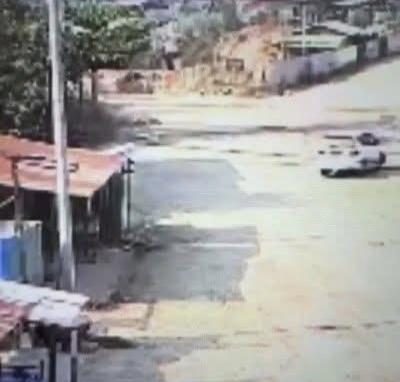 ဖားကန့်တွင် လမ်းမပေါ် ဓားပြတိုက်နေသည့် စစ်သားများ ဒရုန်းဗုံးထိပြီး ၅ ဦးသေဆုံးဟုဆို