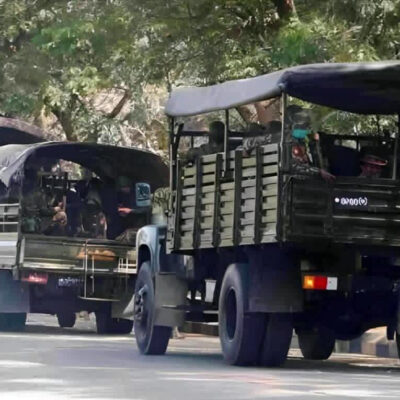 စစ်မှုထမ်းတပ်သားတို့၏ အလောင်းများကို ခင်းကာ စစ်တပ် ရှေ့တိုးနေဟုဆို