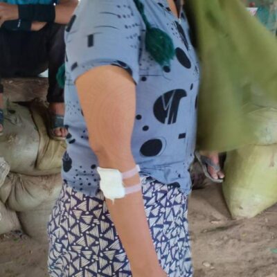 စစ်တပ် ရမ်းပစ်သည့် လက်နက်ကြီး ထိမှန်ကာ အမျိုးသမီးတစ်ဦးအပါအဝင် ၃ဦး ဒဏ်ရာရ