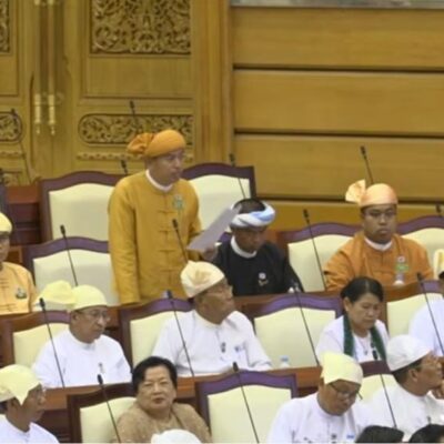စုံရက်တွင် မ,ကား စီးမိသည့် လင်းခေးအမတ် ယာဉ်ထိန်းရဲ၏ နာမည်မှတ်ခံရပြီးနောက် လွှတ်တော်တင်သော်လည်း မူဝါဒဟုသာ တုံ့ပြန်ခံရ