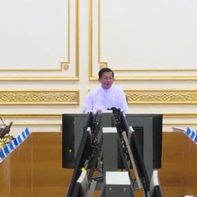 ချောင်းနှင့် မြစ်ရေများ ပင်လယ်အတွင်း စီးဝင်နေမှု တိုင်းပြည်အတွက် နစ်နာမှုဖြစ်ဟု မင်းအောင်လှိုင်ပြော