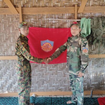ရခိုင်စစ်မြေပြင်သို့ ပို့ဆောင်ခံရတော့မည့် စစ်မှုထမ်းတပ်သားတစ်ဦး အလင်းဝင်