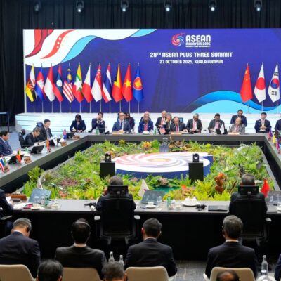 အာဆီယံအနေဖြင့် စစ်ကောင်စီနှင့် သီးခြားတွေ့ဆုံမှုကို ရပ်ပြီး ဒီမိုကရေစီအင်အားစုများနှင့် မျှခြေရှိသည့် ဆွေးနွေးမှုများ ပြုလုပ်ရန် တောင်းဆို