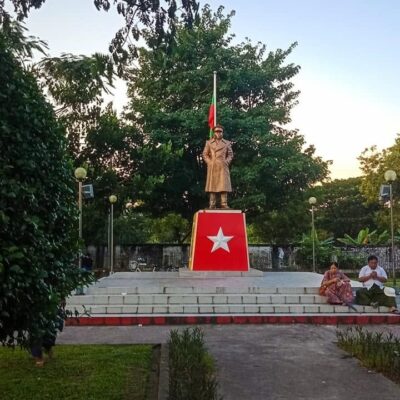 တောင်ဥက္ကလာ၊ သုမင်္ဂလာပန်းခြံရှိ ဗိုလ်ချုပ်ကြေးရုပ်ကို ညပိုင်း၌ စစ်တပ်က ခိုးကြောင်ခိုးဝှက်ဖျက်ဆီး