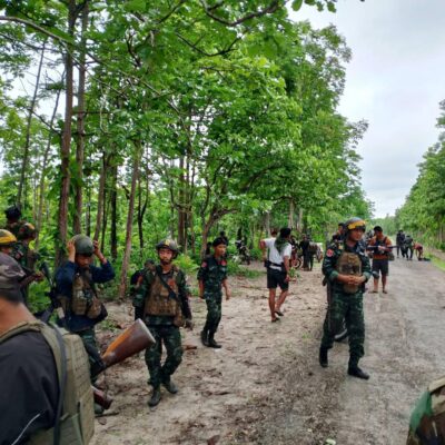 ရေတာရှည်တိုက်ပွဲတွင် စစ်တပ် အထိနာသွားပြီးနောက် မြေပြင်ထိုးစစ်မဆင်ရဲတော့ဘဲ ဝေဟင်မှ ခြိမ်းခြောက်နေ