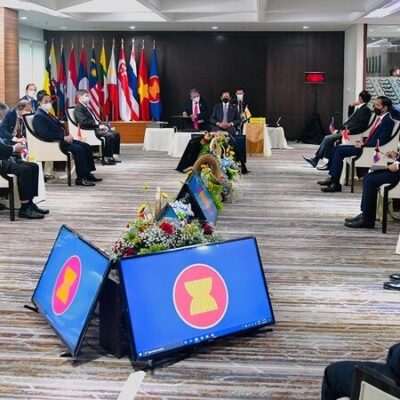 အာဆီယံဘုံသဘောတူညီချက်ကို ပြန်သုံးသပ်ရန် စစ်တပ်လွှတ်တော် အတည်ပြုလိုက်သည်မှာ အာဆီယံကို လွှတ်တော်တုနှင့် လှည့်တိုက်နေခြင်းဟုဆို