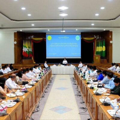 လာမည့်နှစ်မှ၍ ကိုယ်ပိုင်ကျောင်းများကို စစ်တပ်ပုံစံကဲ့သို့ ကြပ်မတ်ရန် စစ်တပ်ခန့်ပညာရေးဝန်ကြီး ညွှန်ကြားလာ